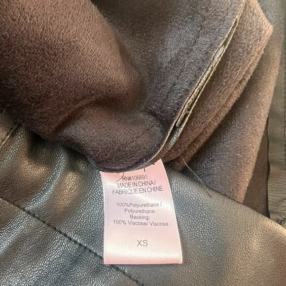 Young Fabulous & Broke faux leather mini skirt. Vegan leather, belted, snap up - Picture 4 of 4